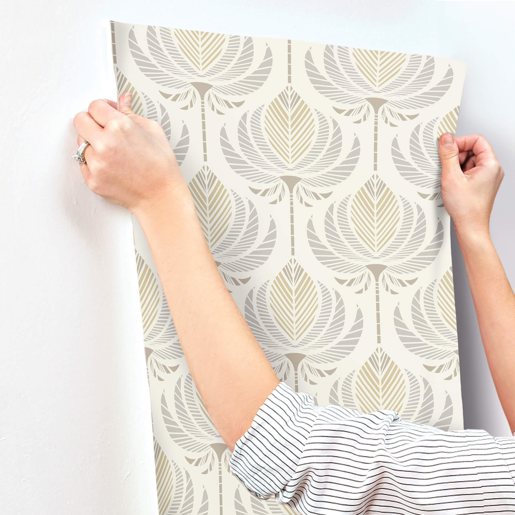 ferrenby-metallic-floral-fan-wallpaper-york-wallcoverings-4198-27832 - York Wallcoverings Wallpaper