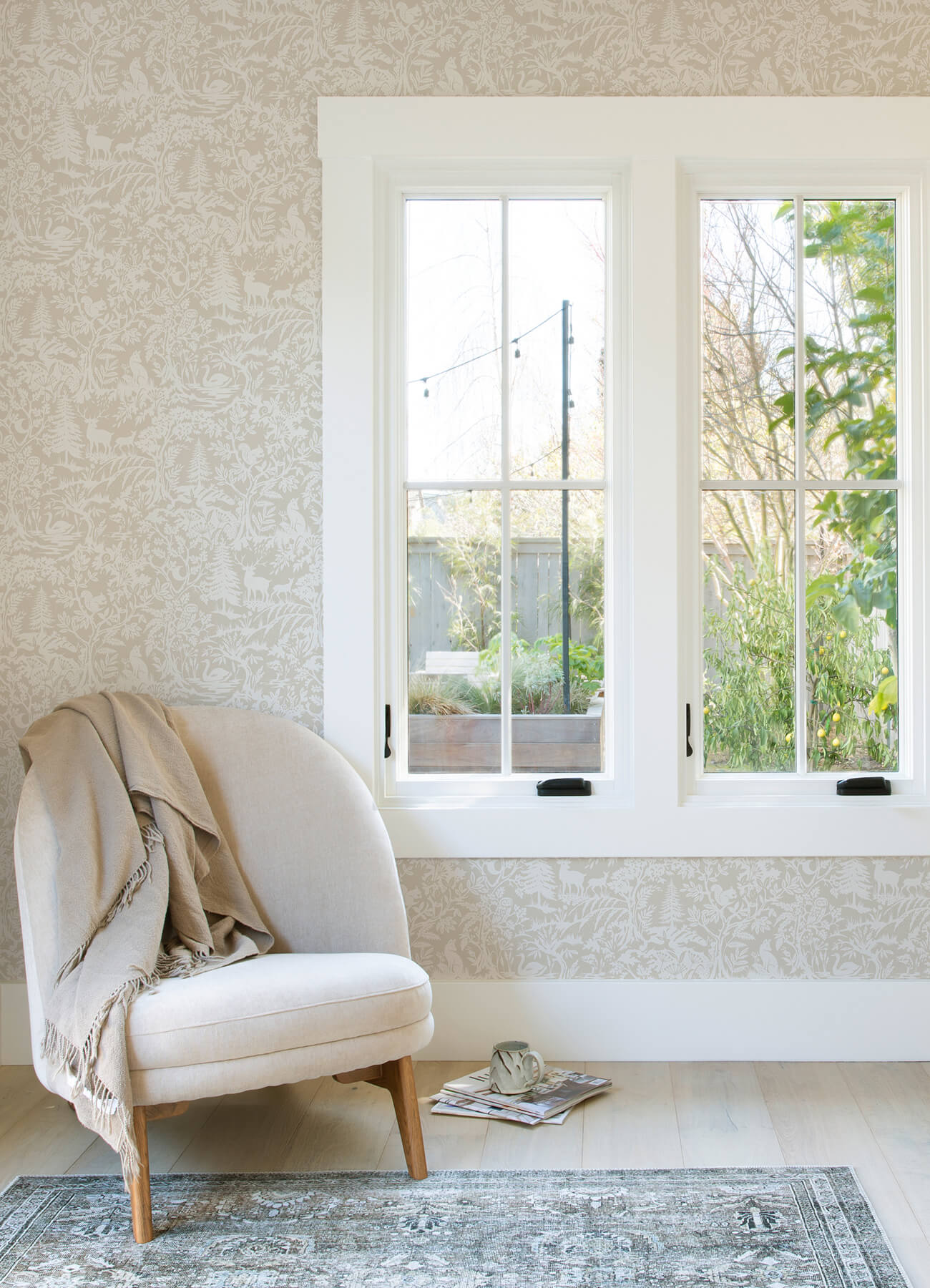 alrick-dove-forest-venture-wallpaper-york-wallcoverings-3125-72320 - York Wallcoverings Papel pintado