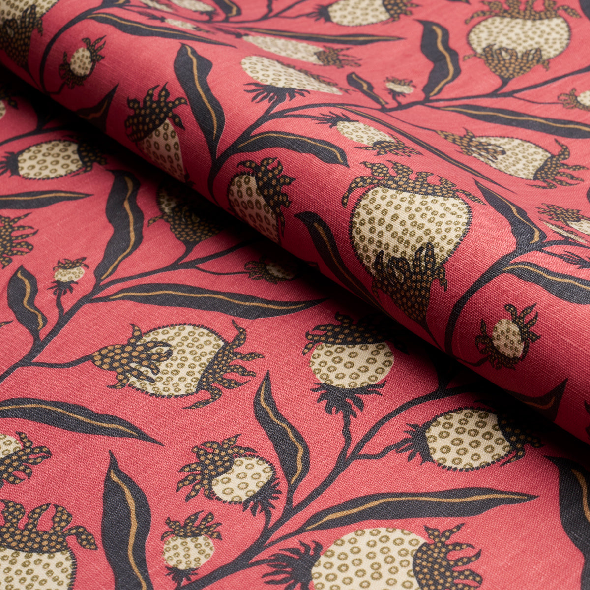 THISTLE-VINE-RED-GOLD-SCHUMACHER-181680
