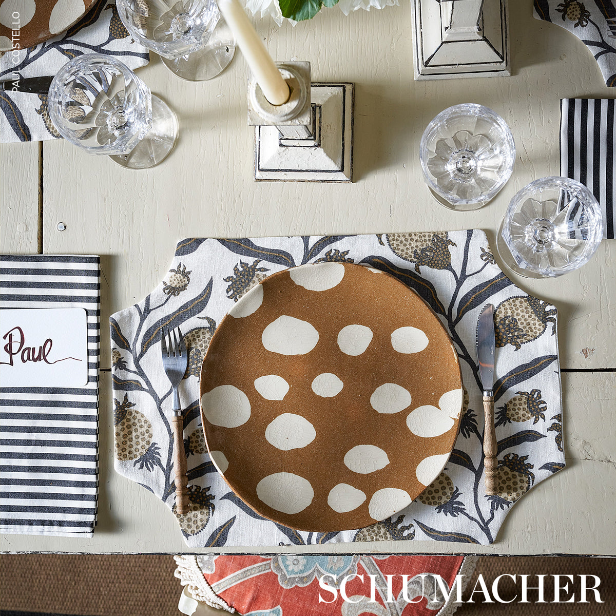 THISTLE-VINE-BLACK-GOLD-SCHUMACHER-181681