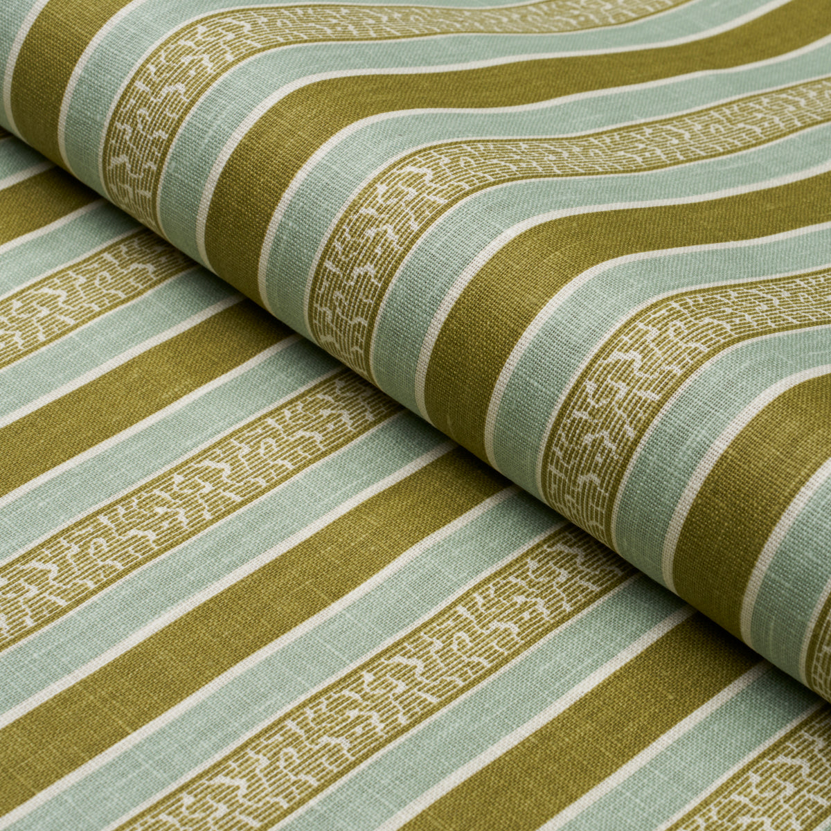 AUGUSTE-STRIPE-CIEL-LEAF-SCHUMACHER-181711