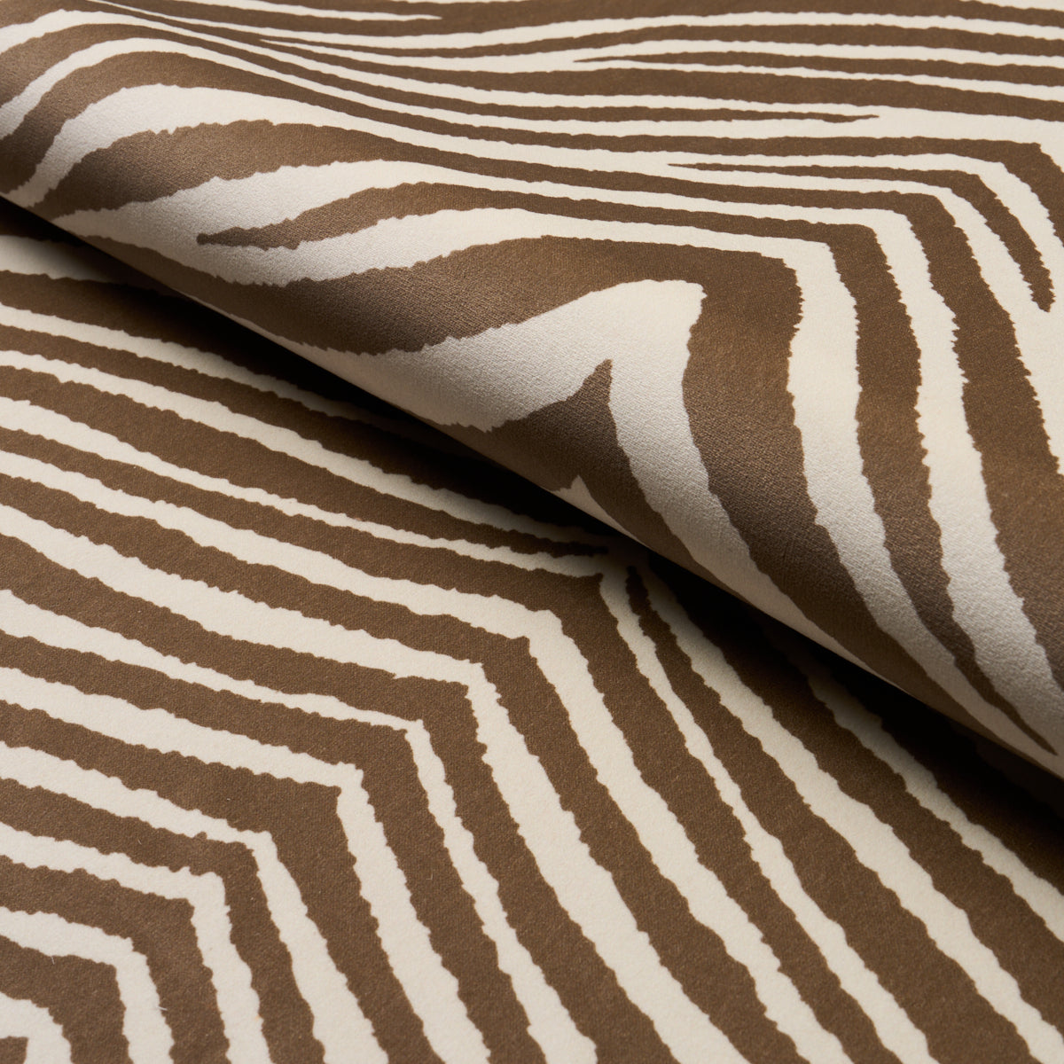 BLIXEN-VELVET-SAFARI-SCHUMACHER-182441