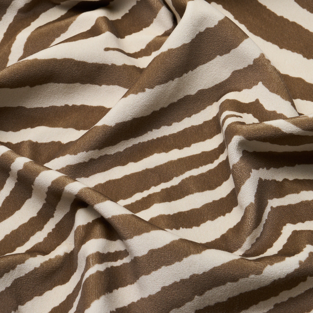 BLIXEN-VELVET-SAFARI-SCHUMACHER-182441