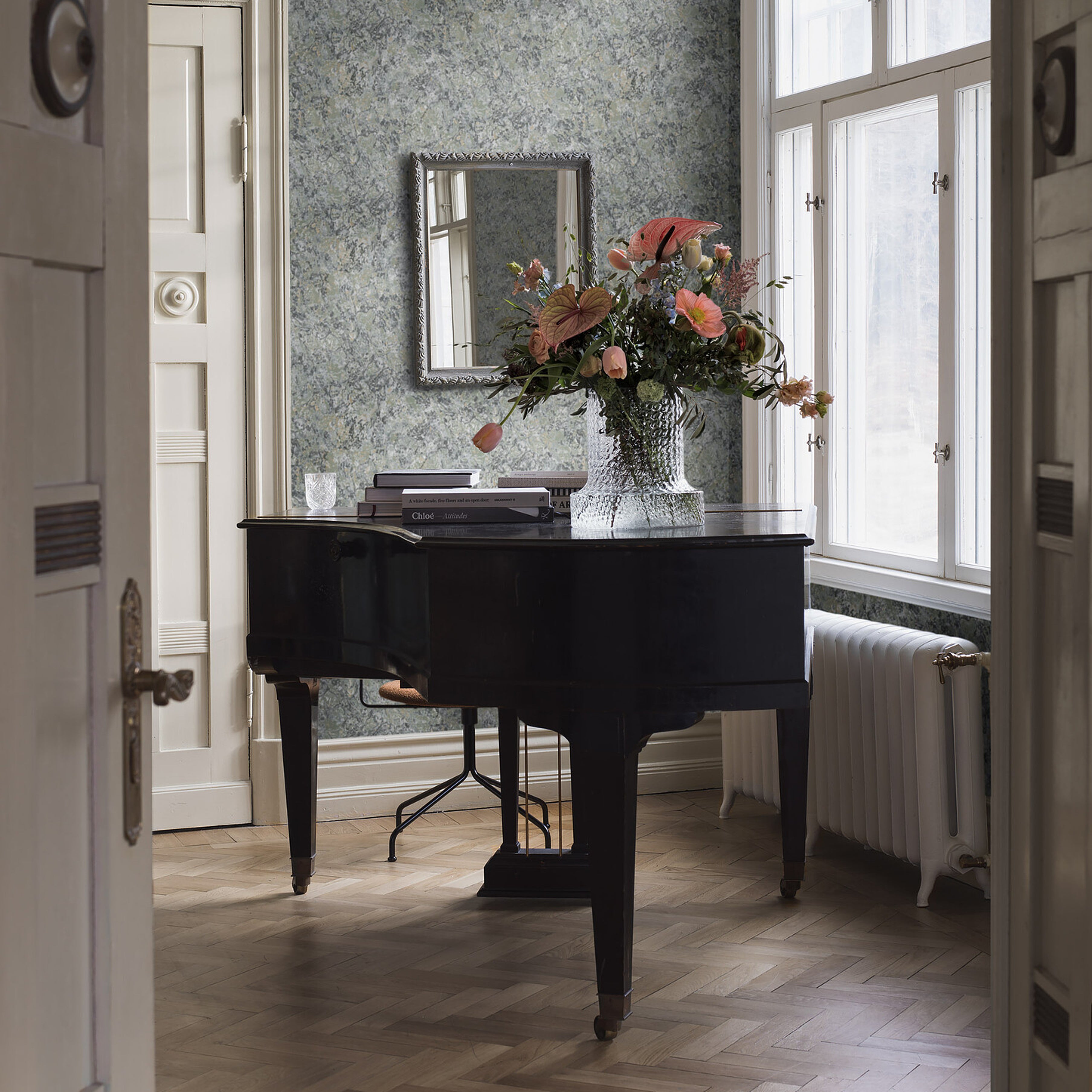 TRAVERTINE-SPRUCE-SCHUMACHER-2288