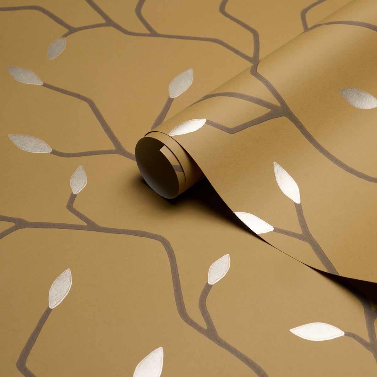 CYMBELINE-GOLD-SCHUMACHER-5011383