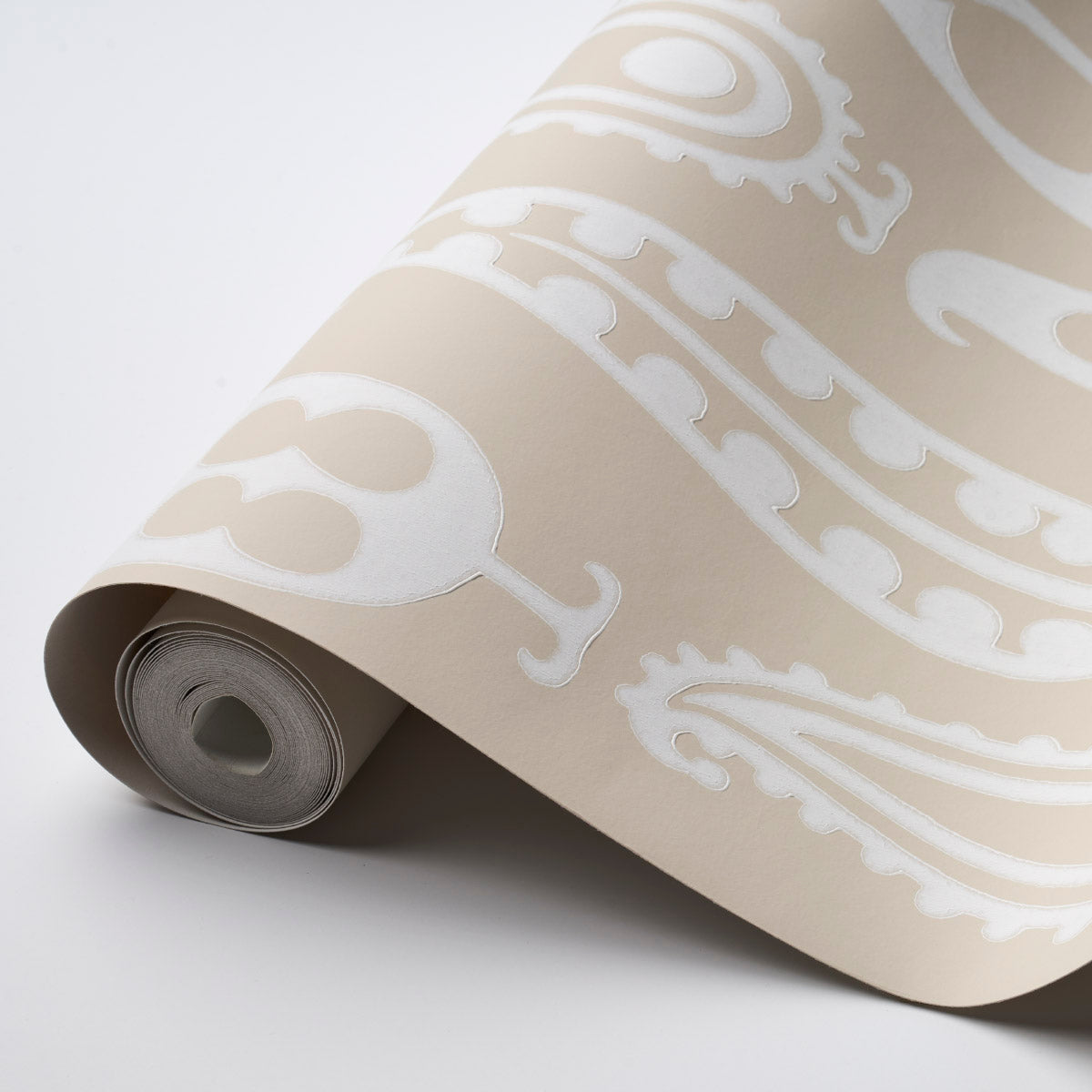 PAISLEY-PEAS-NATURAL-SCHUMACHER-5015382
