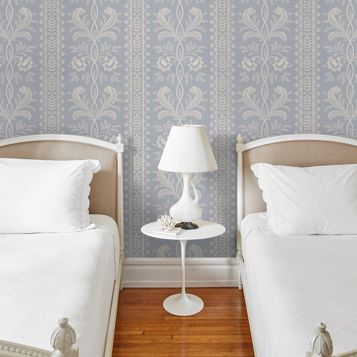 BELL-FLOWERS-LIGHT-BLUE-SCHUMACHER-5016490