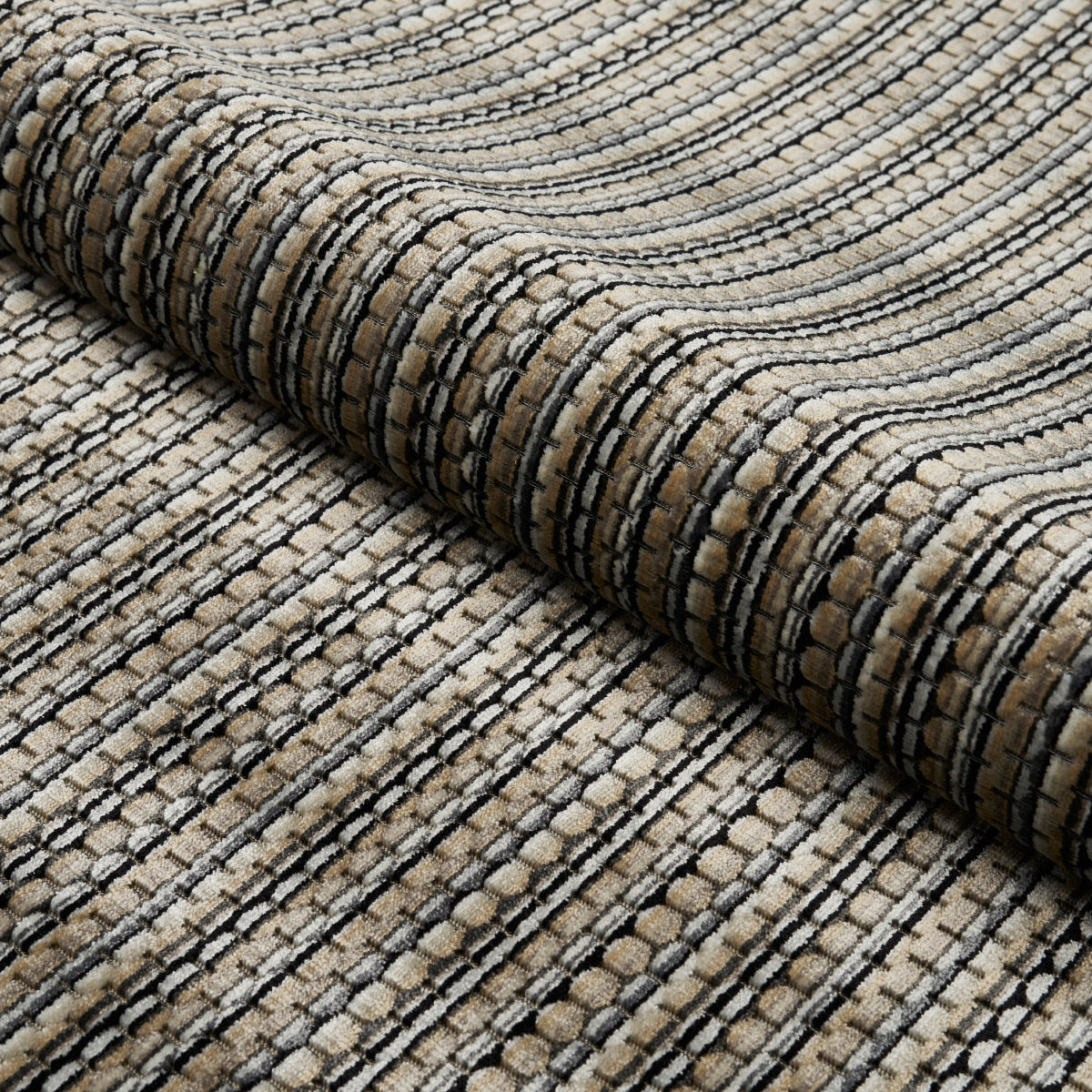 DOWNTOWN-VELVET-PEBBLE-SCHUMACHER-66916