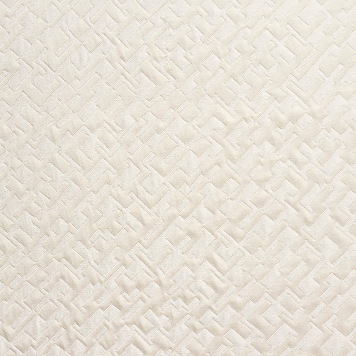 SALON-MATELASS-SATIN-PEARL-SCHUMACHER-71192