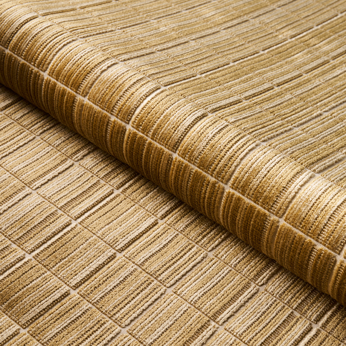 CORNEILLE-VELVET-COPPER-SCHUMACHER-79632