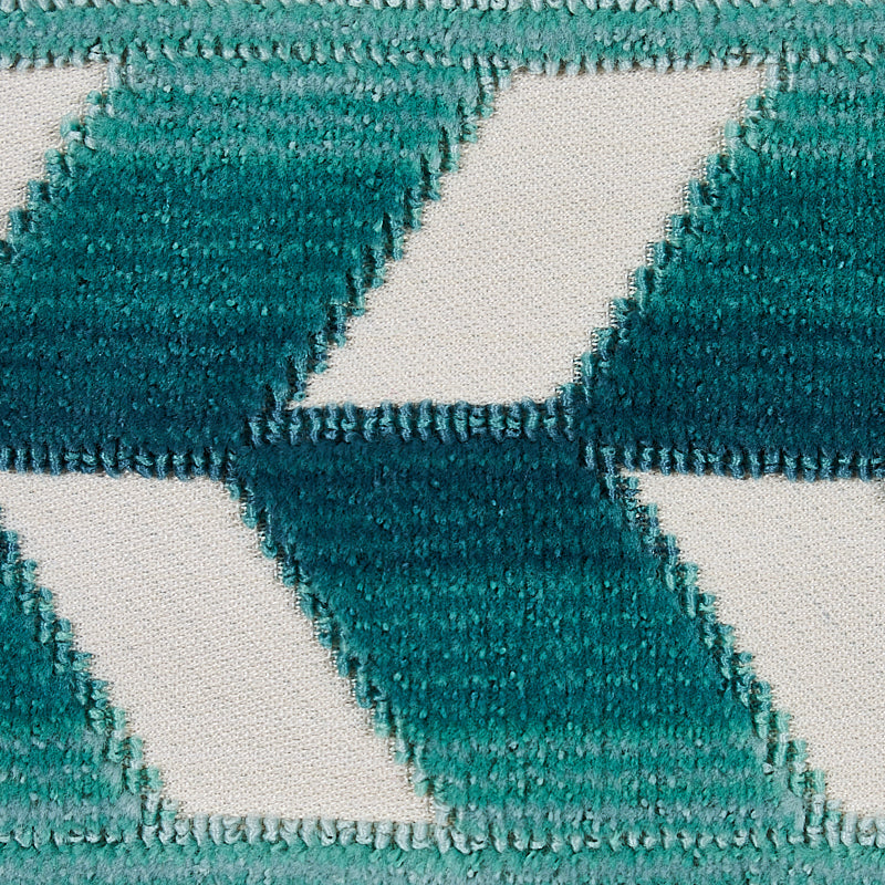 CHEVRON-STRIE-VELVET-TAPE-PEACOCK-SCHUMACHER-80181