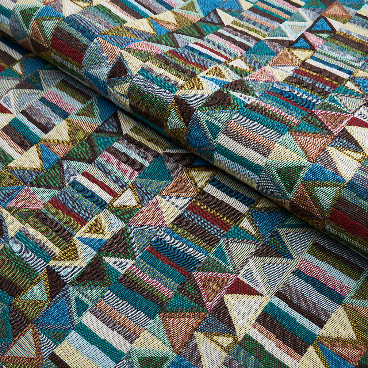 BIZANTINO-QUILTED-WEAVE-PEACOCK-SCHUMACHER-82020