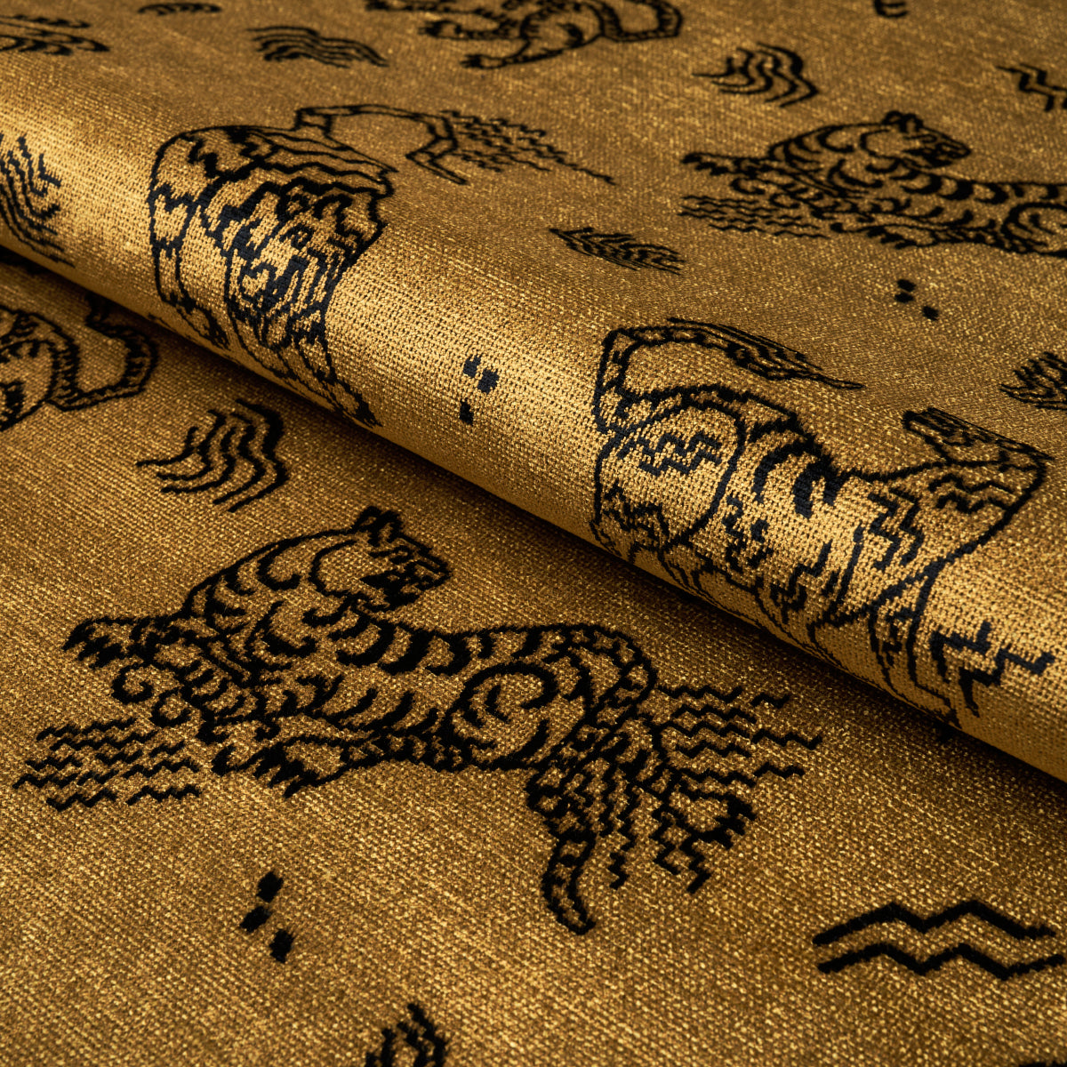 KINABALU-VELVET-GOLD-SCHUMACHER-82170