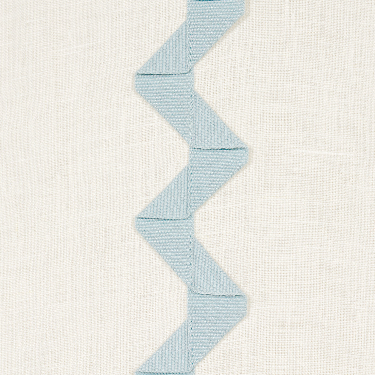 LAZARE-APPLIQU-SKY-ON-IVORY-SCHUMACHER-82221
