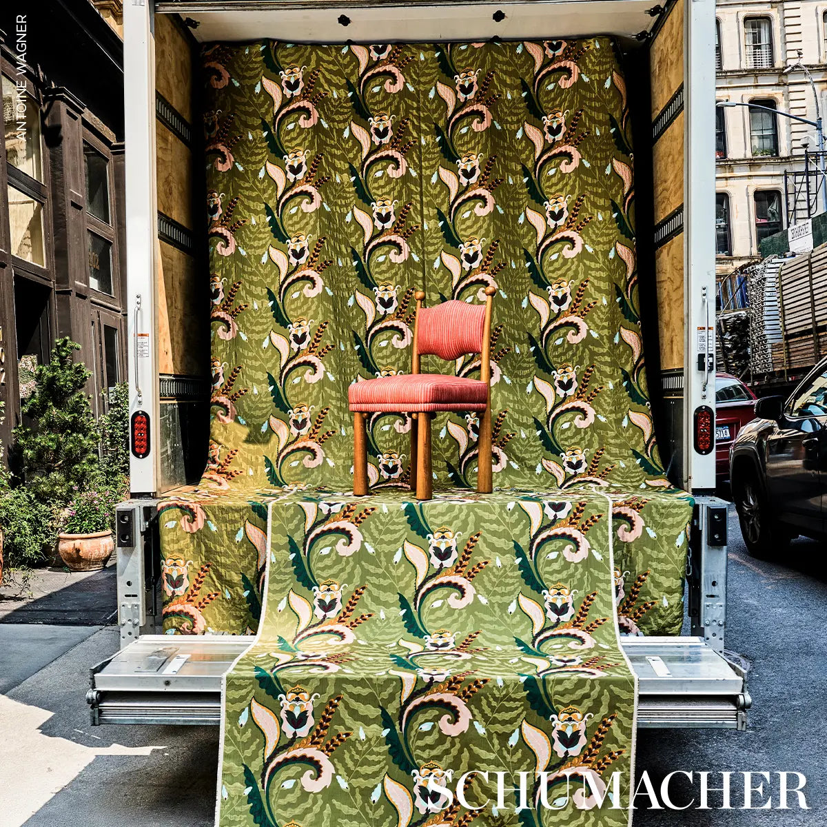 Jaipur Fantaisie - Moss - Schumacher 85491 Fabric
