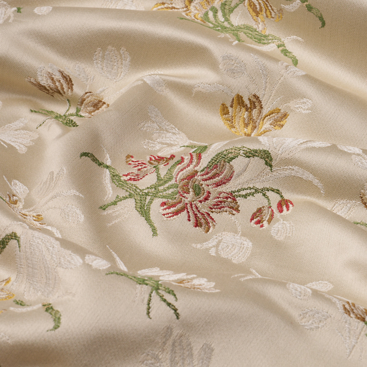 SPITALFIELDS-BOUQUET-ALABASTER-SCHUMACHER-85820