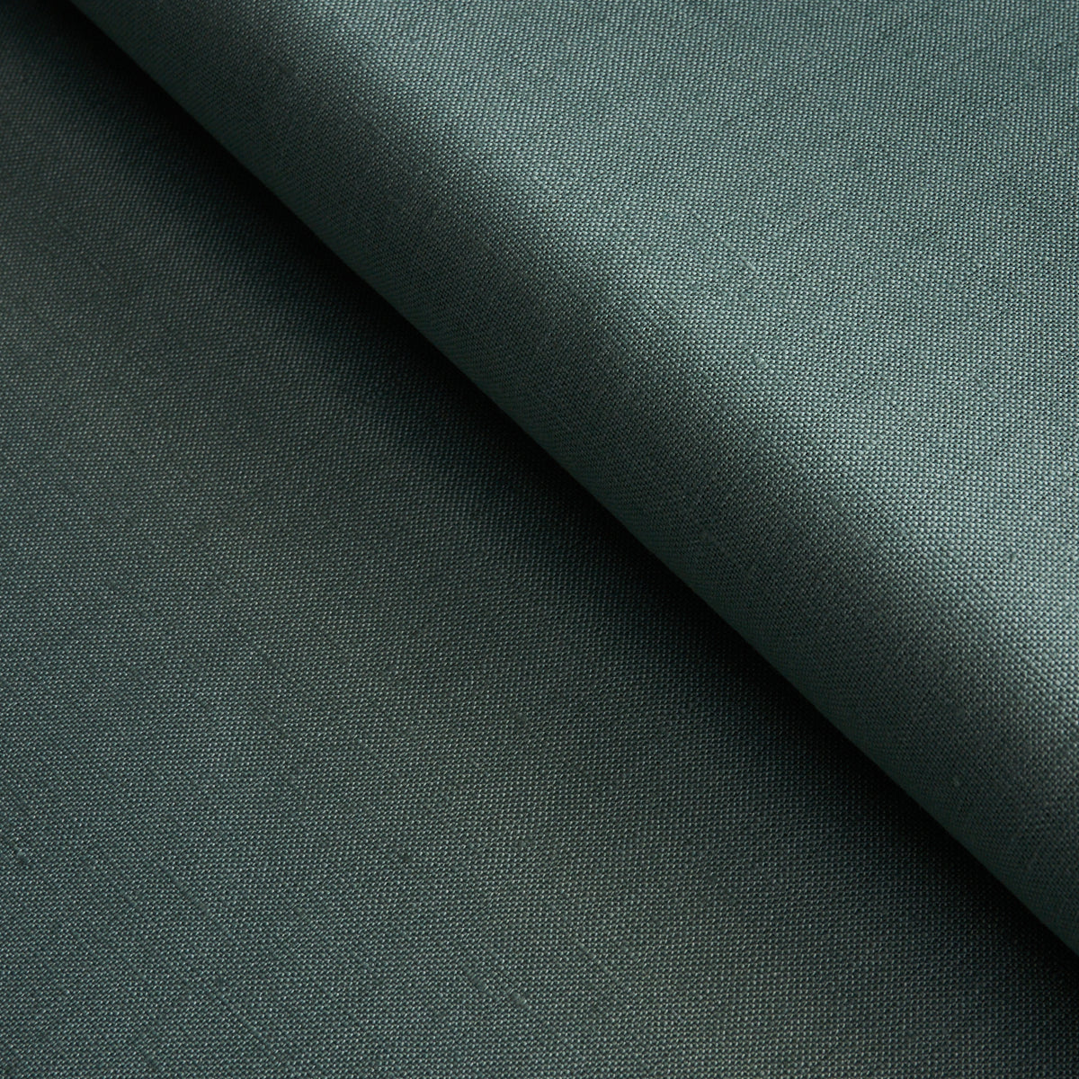MIDDLETON-LINEN-VENETIAN-SCHUMACHER-93224