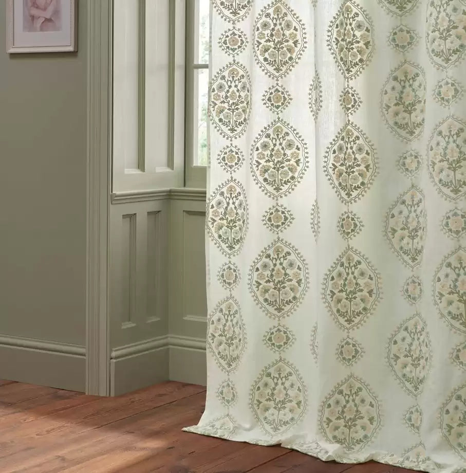 Lalita Indigo/Blue/Beige - Nina Campbell - NCF4405-03 Fabric