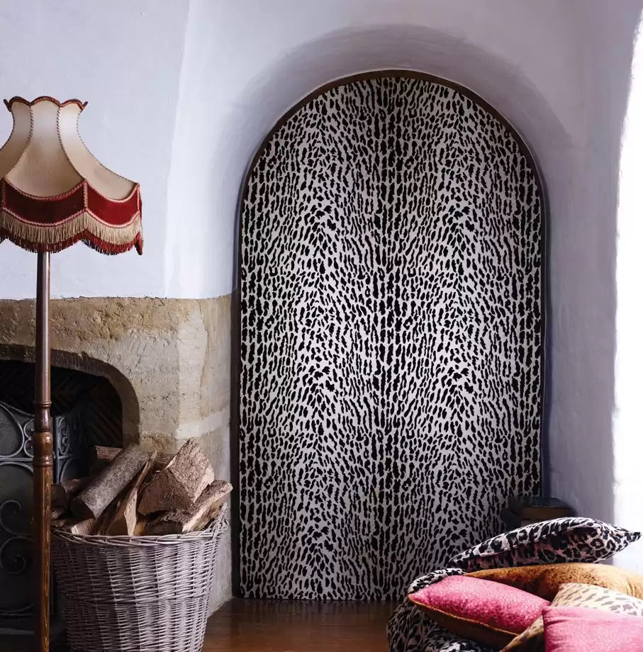 Pasha Pantanal Metal Gilver/Black - Osborne & Little - W6759-02 Wallcovering
