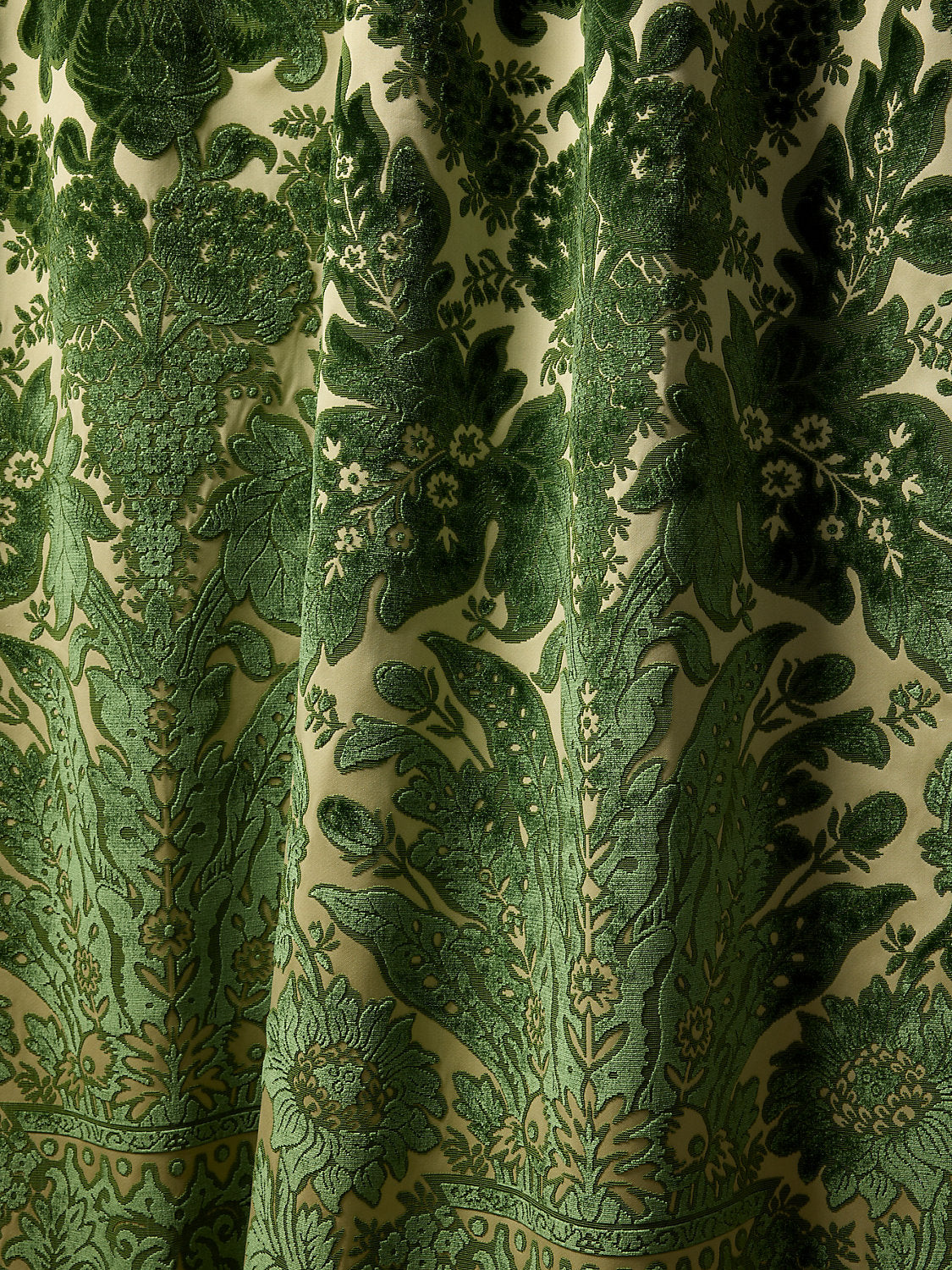 Regis Velvet Damask - Frond