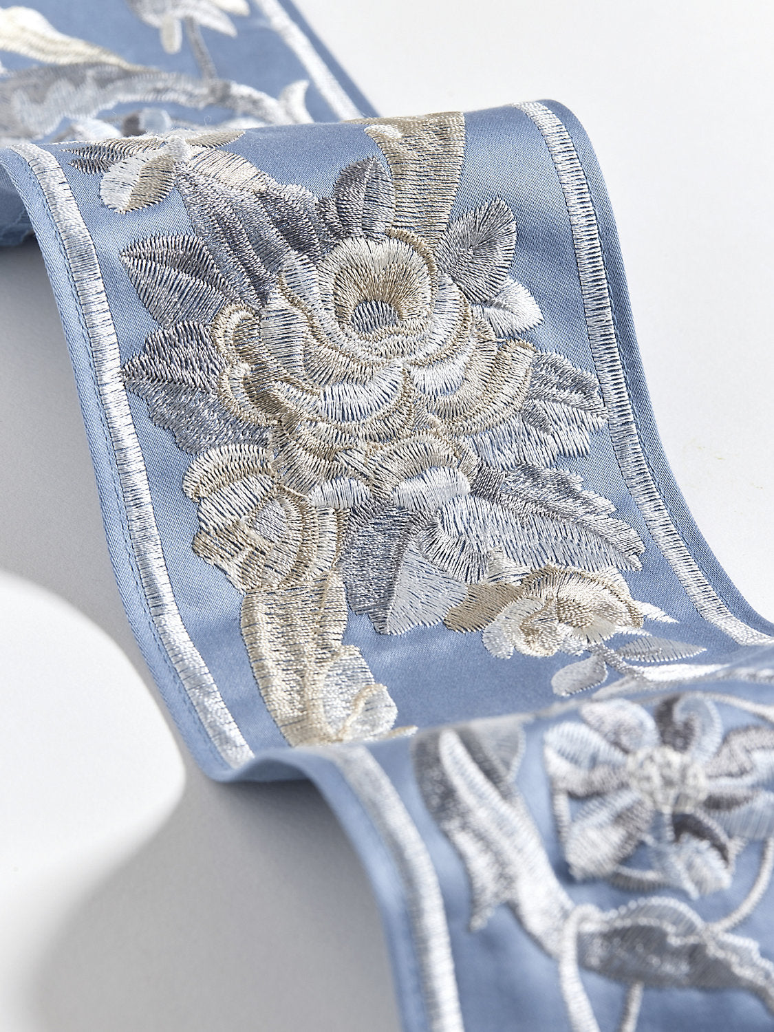 Reine Embroidered Tape - Fountain