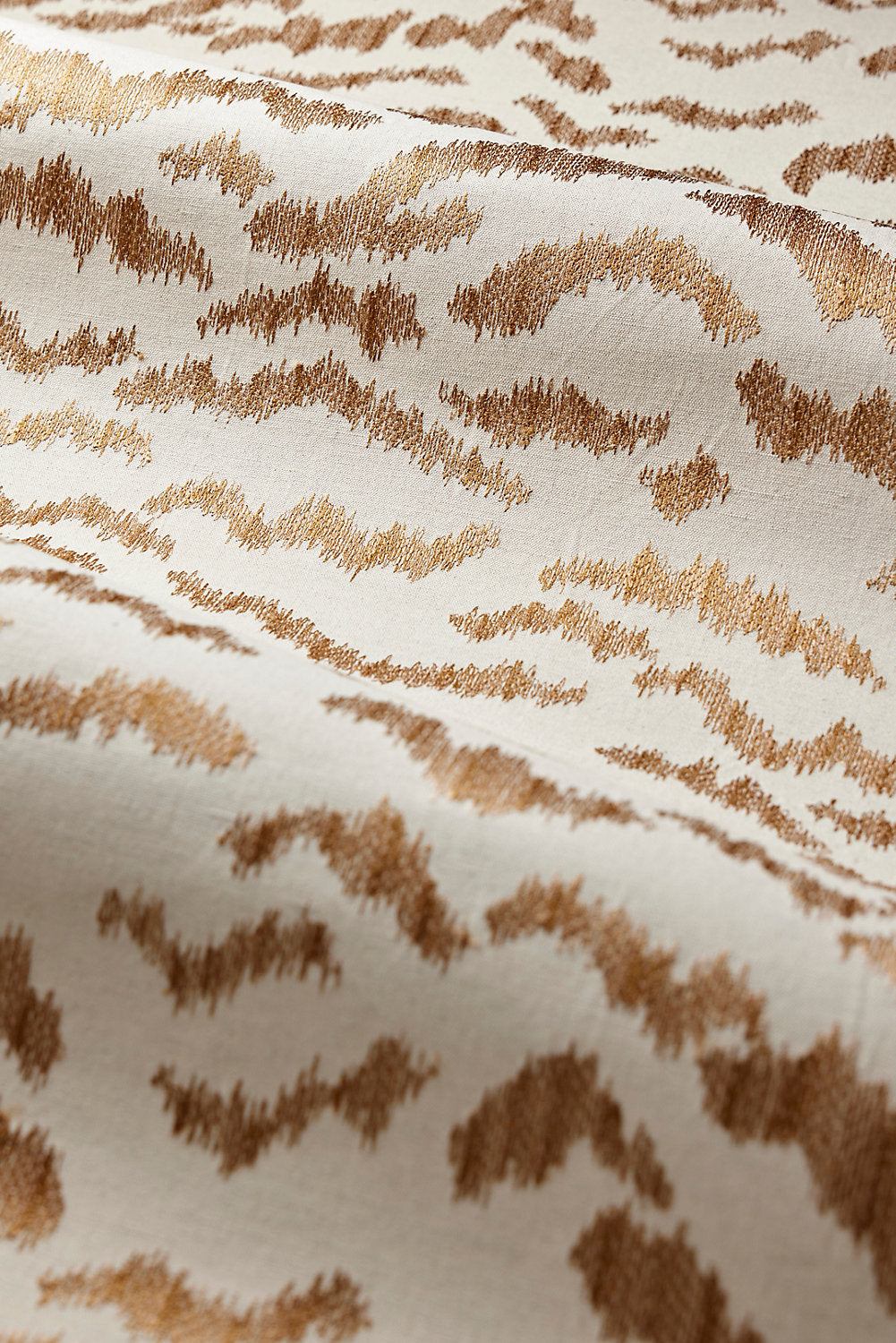 TIGRESS WALLCOVERING TIGER EYE SC WP88506 0005 by Scalamandre Wallcovering