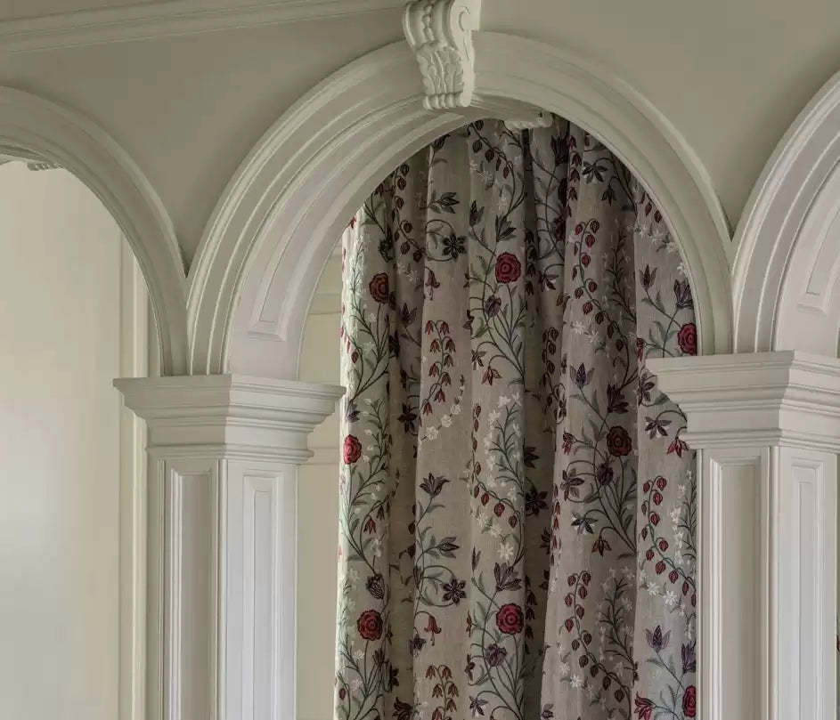 Montsoreau Madeleine Lilac/Soft Gold - Nina Campbell - NCF4482-02 Fabric