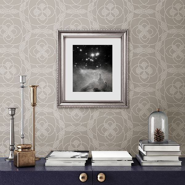 cosmos-light-grey-dot-wallpaper-york-wallcoverings-2697-22638 - York Wallcoverings Papel pintado