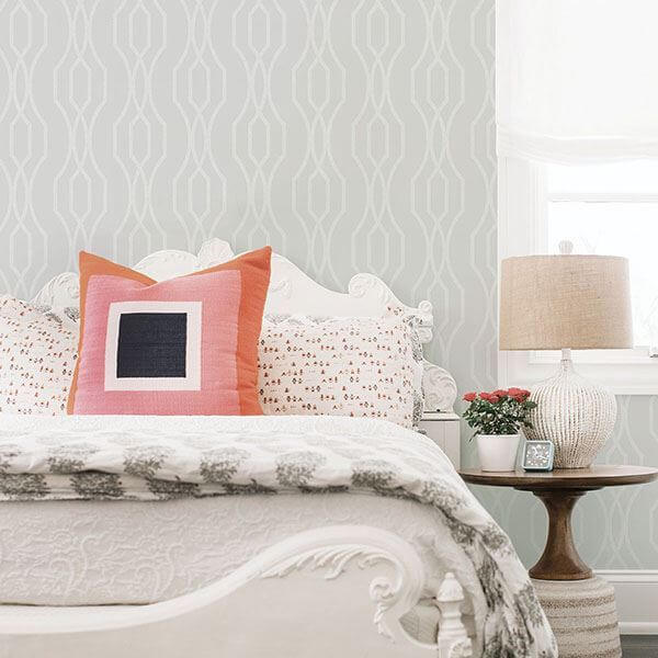 coventry-white-trellis-wallpaper-york-wallcoverings-2782-24512 - York Wallcoverings Papel pintado