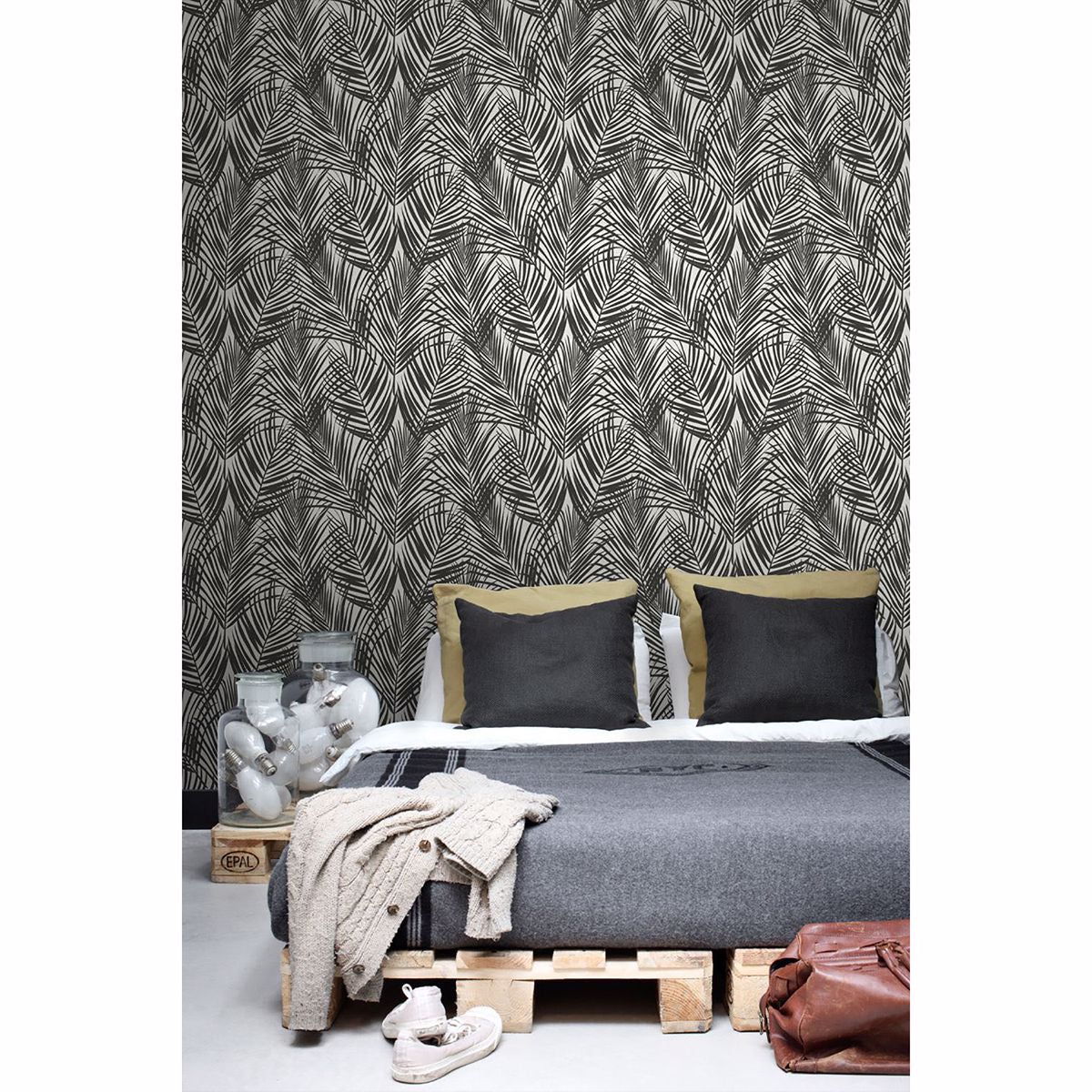 Fifi Black Palm Frond Wallpaper - Brewster Wallcovering