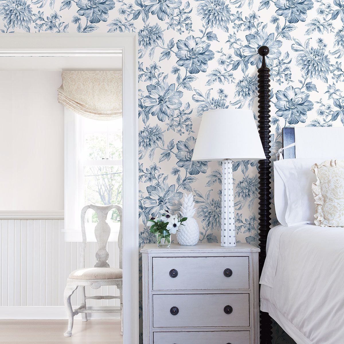 gabriela-blue-floral-wallpaper-york-wallcoverings-uw25895
