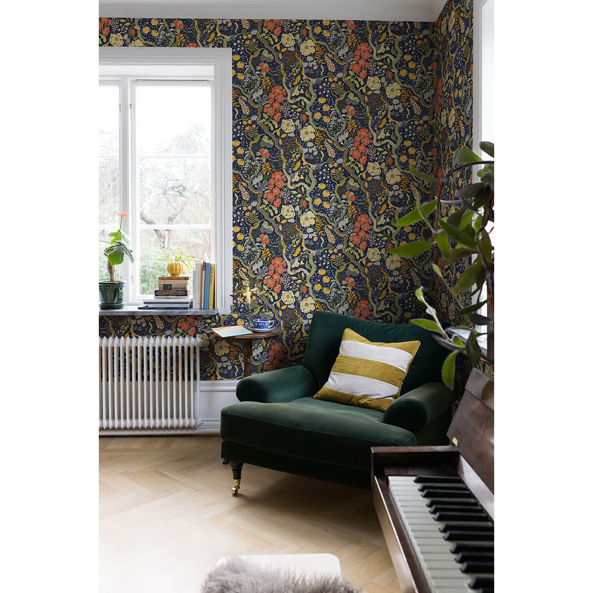 ann-blue-floral-vines-wallpaper-york-wallcoverings-2932-65101 - York Wallcoverings Papel pintado
