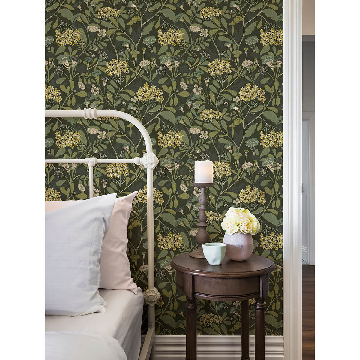 hybbe-dark-green-hydrangea-garden-wallpaper-york-wallcoverings-2999-55022 - York Wallcoverings Wallpaper