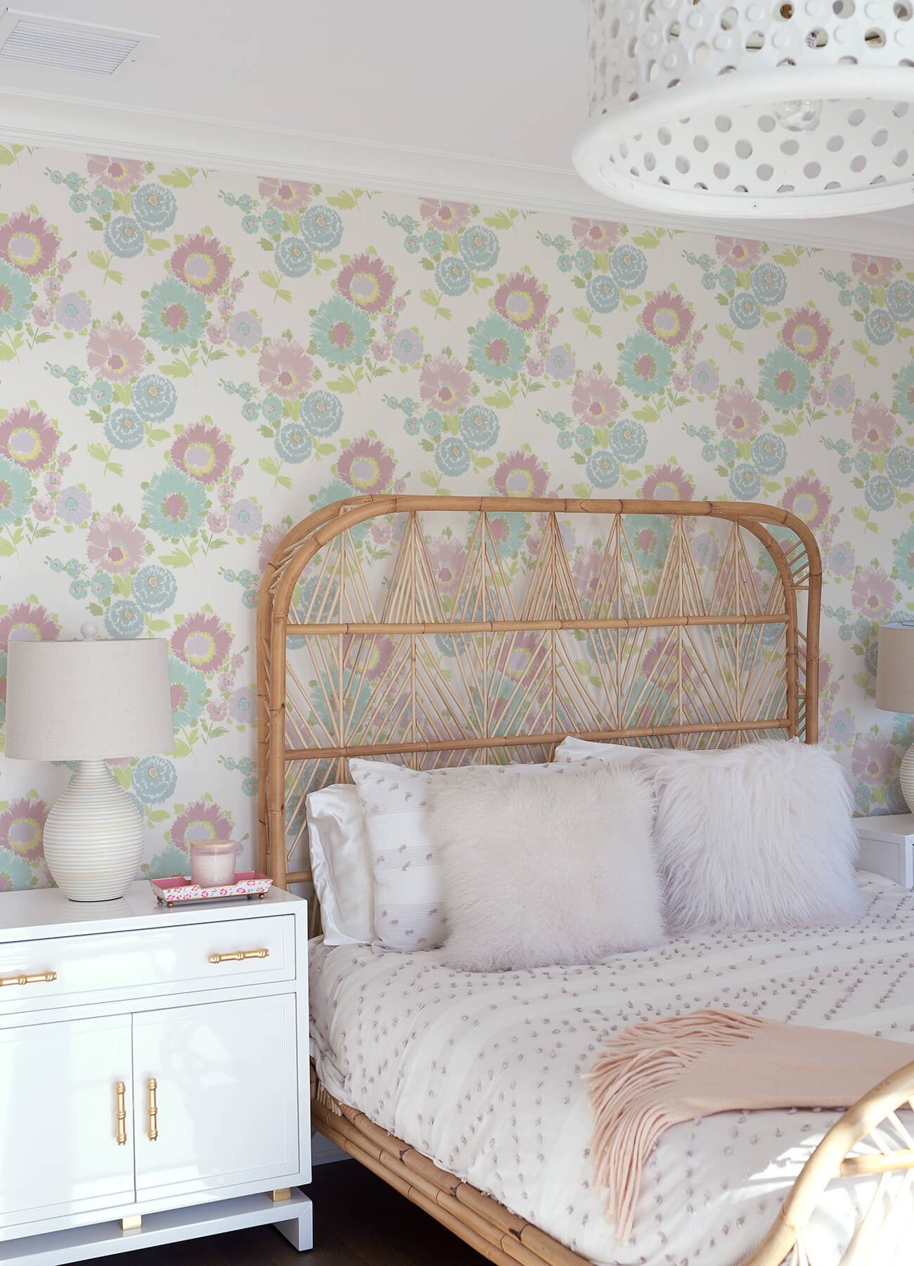 essie-pastel-painterly-floral-wallpaper-york-wallcoverings-4081-26325 - York Wallcoverings Papel pintado