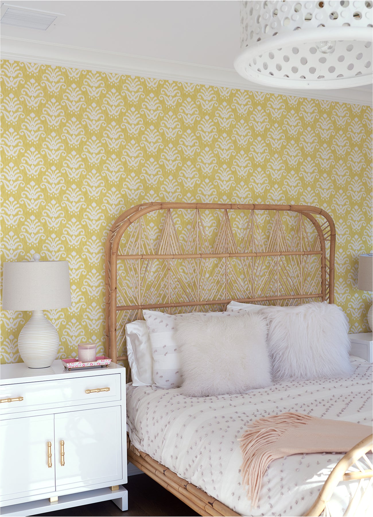 Keaton Yellow Medallion Wallpaper - Brewster Wallcovering