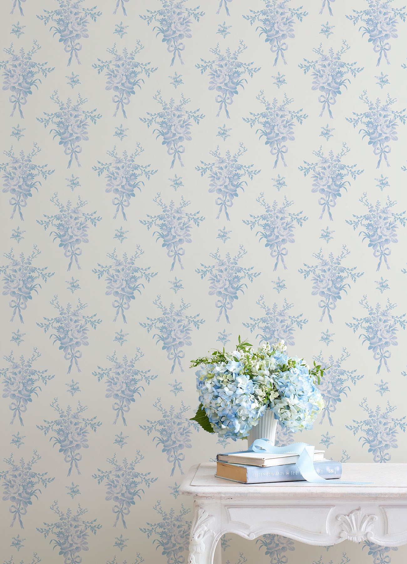 rosie-arrangements-icey-winters-bouquet-toss-wallpaper-york-wallcoverings-ast4651