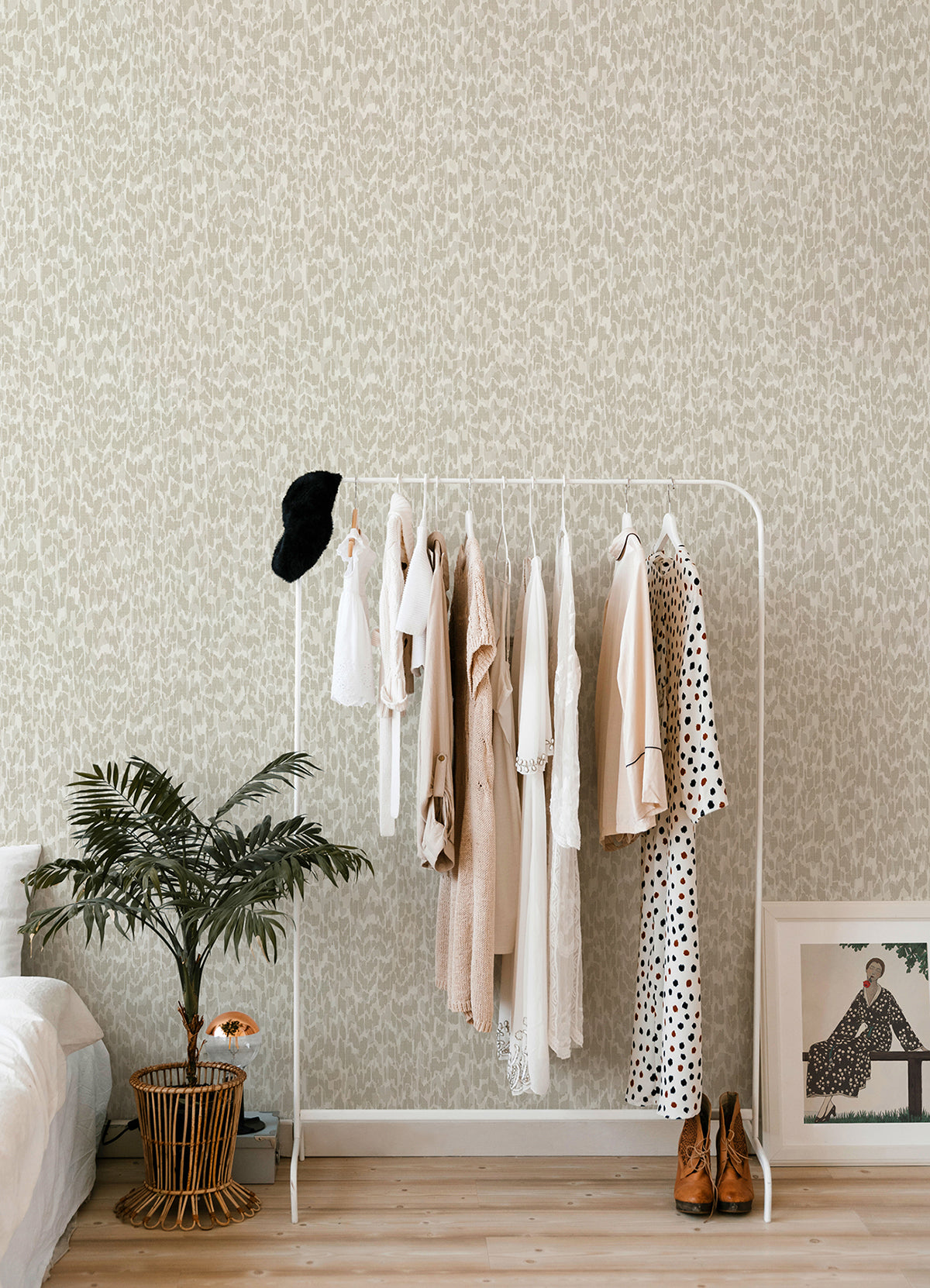 flavia-light-grey-animal-print-wallpaper-york-wallcoverings-4014-26428