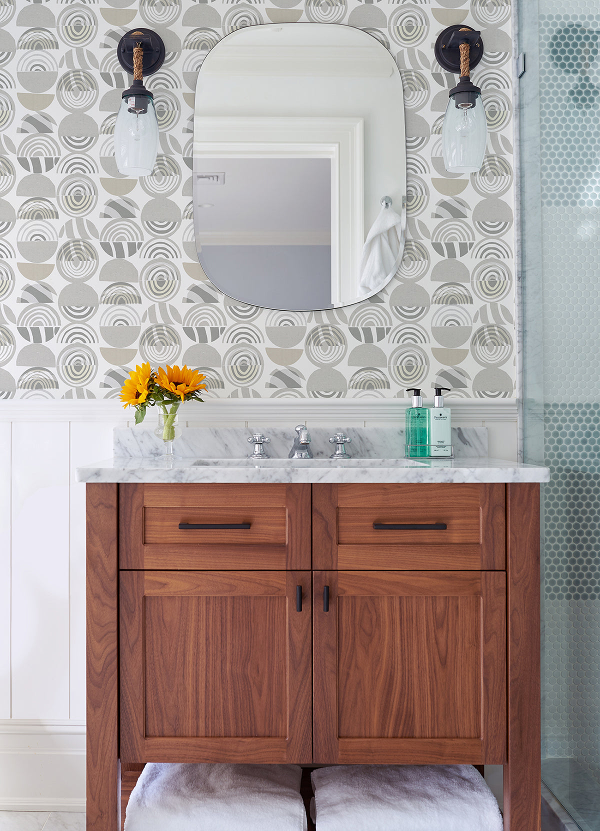 mahe-light-grey-mod-geometric-wallpaper-york-wallcoverings-4014-26444