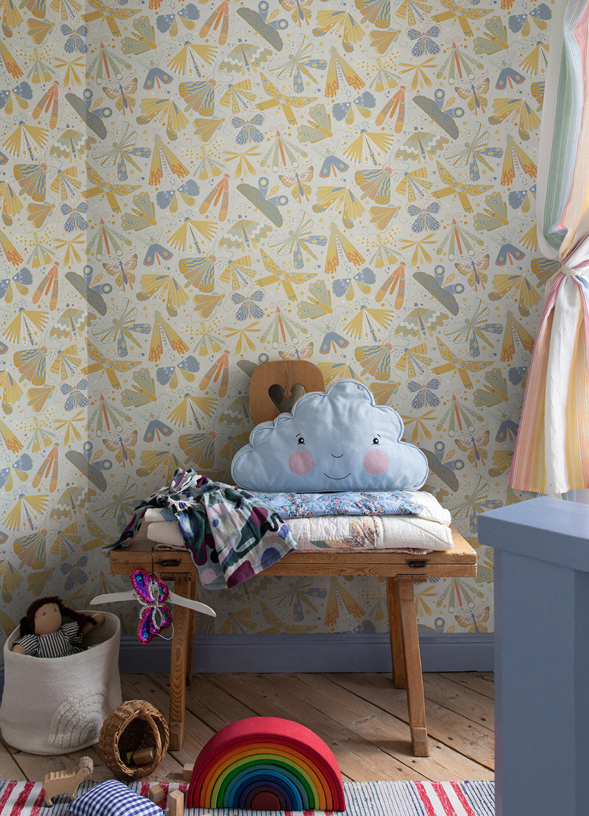 Flyga Gold Butterfly Bonanza Wallpaper - Brewster Wallcovering