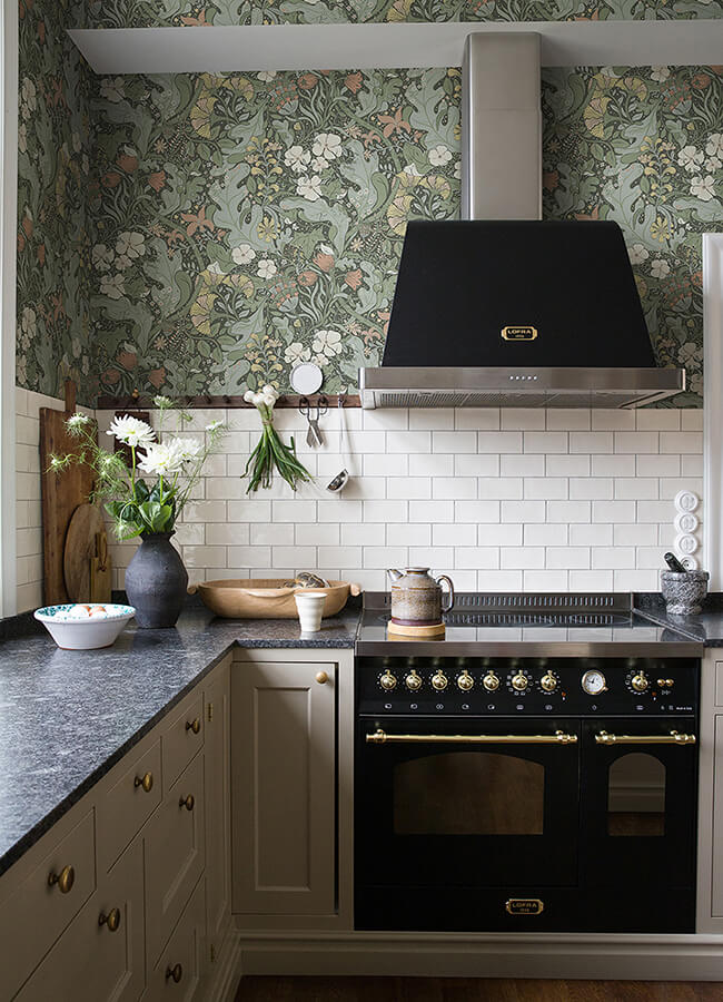 elise-green-nouveau-gardens-wallpaper-york-wallcoverings-4080-83103 - York Wallcoverings Wallpaper