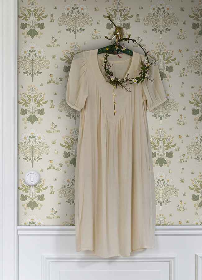 Elda Olive Delicate Daisies Wallpaper - York Wallcoverings - 4080-83133 - York Wallcoverings Wallpaper