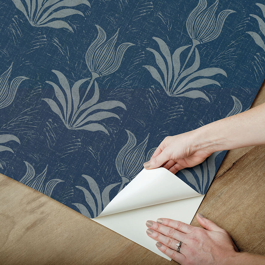 navy-parrot-tulip-peel-and-stick-wallpaper-york-wallcoverings-jhs5034 - York Wallcoverings Wallpaper