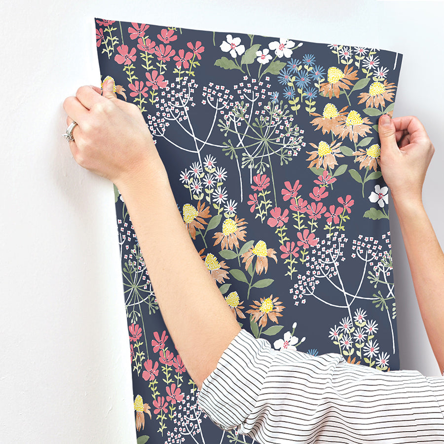 cultivate-navy-springtime-blooms-wallpaper-york-wallcoverings-4122-27016