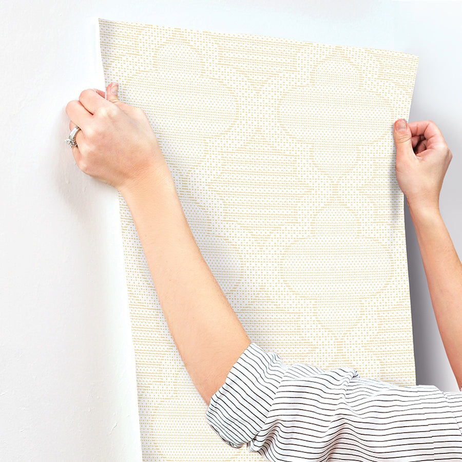 ernest-yellow-quilted-quatrefoil-wallpaper-york-wallcoverings-4135-27292