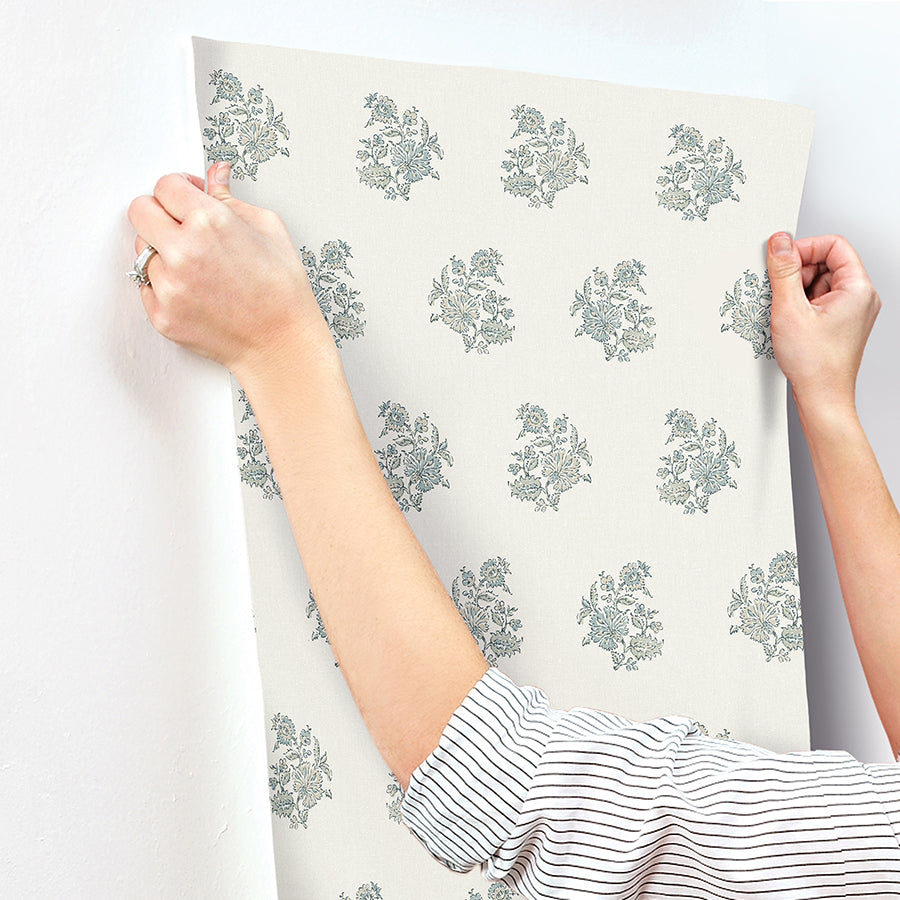 overbrook-sage-bouquet-toss-wallpaper-york-wallcoverings-ast6359