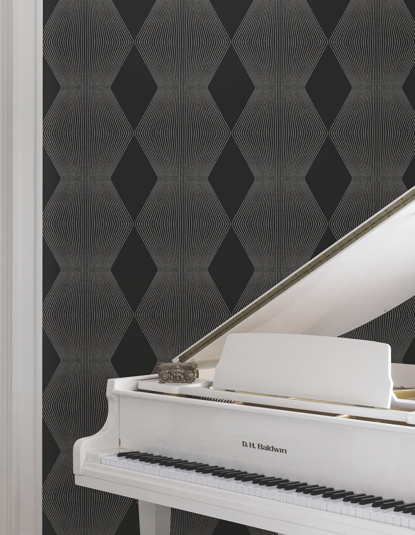 diamond-legacy-wallpaper-black-york-wallcoverings-mx9631