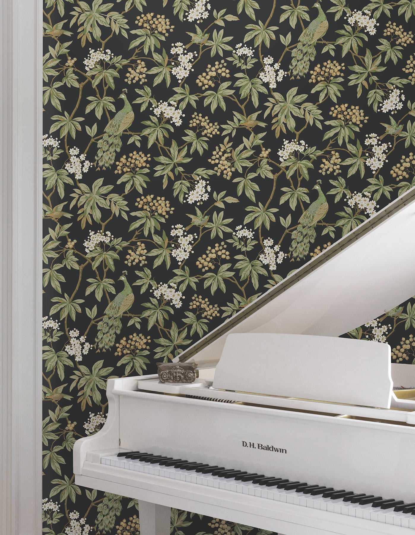 peacock-estate-wallpaper-black-york-wallcoverings-mx9662