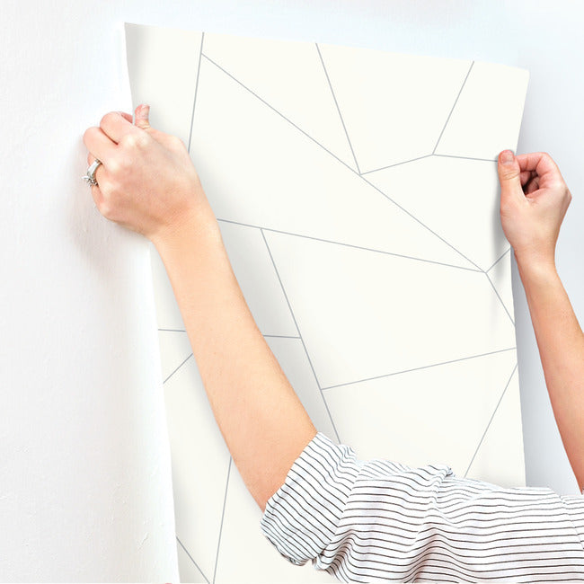fractured-prism-premium-peel-stick-wallpaper-grey-york-wallcoverings-psw1065rl