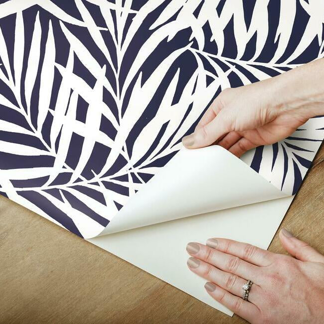 oahu-fronds-premium-peel-stick-wallpaper-navy-york-wallcoverings-psw1146rl