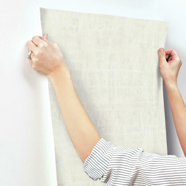 liquid-metal-wallpaper-pearl-york-wallcoverings-kt2134